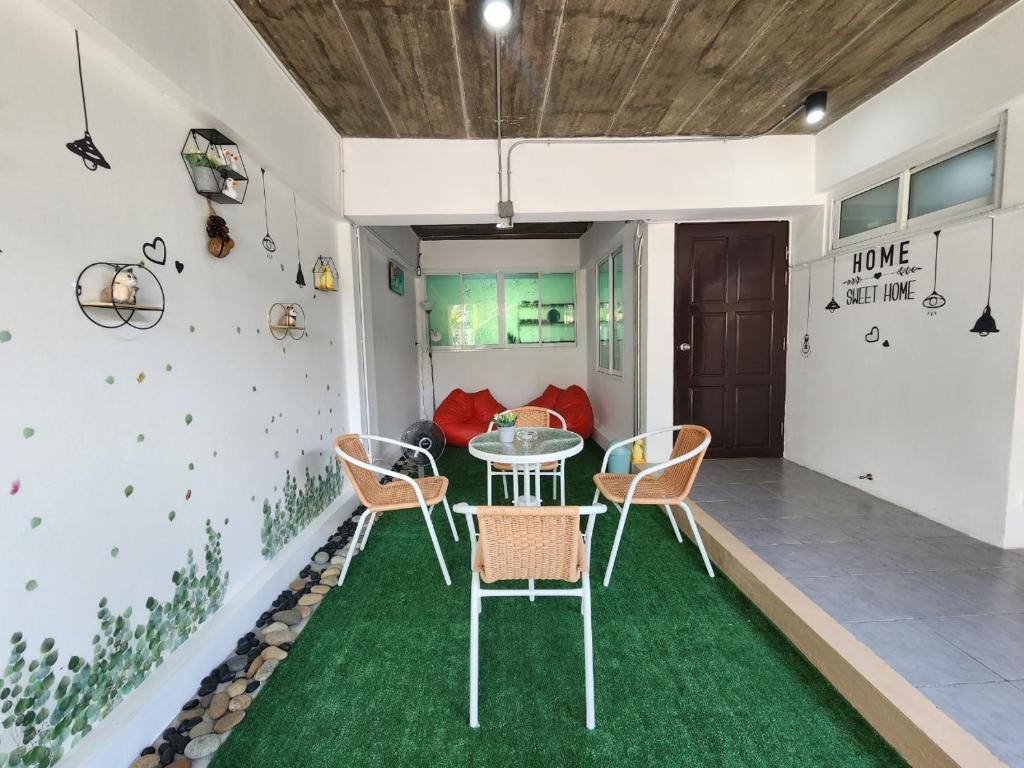 Fotografie z fotogalerie ubytování Boxsoon Nimman 6 # 3beds 4bahts v destinaci Chiang Mai