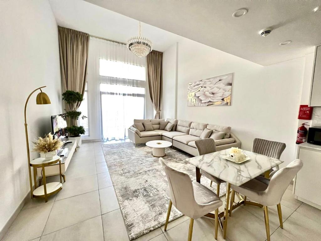 Svetainės erdvė apgyvendinimo įstaigoje 1 bedroom in Madinat Jumeirah living