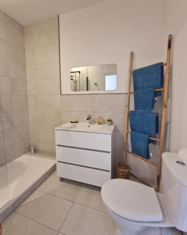 Un baño de L'Ancien Poste