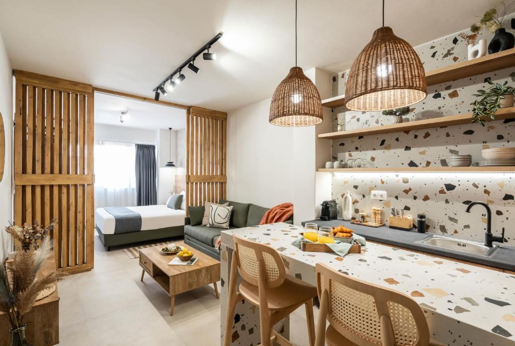 KOYO Athens - Resim 1