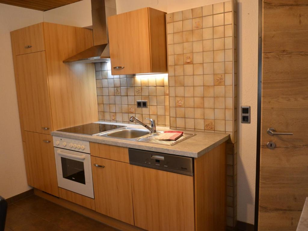 Kuchyňa alebo kuchynka v ubytovaní Apartment Sabine by Interhome