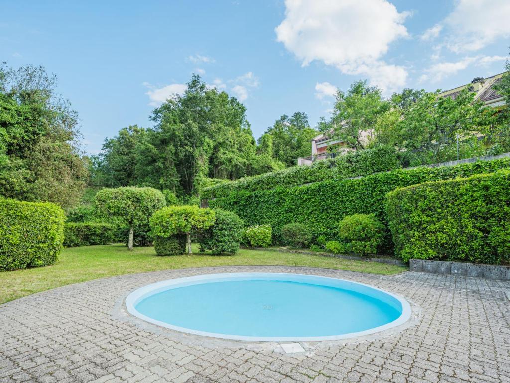 The swimming pool at or close to Apartment Villaggio 5 Terre-4 by Interhome