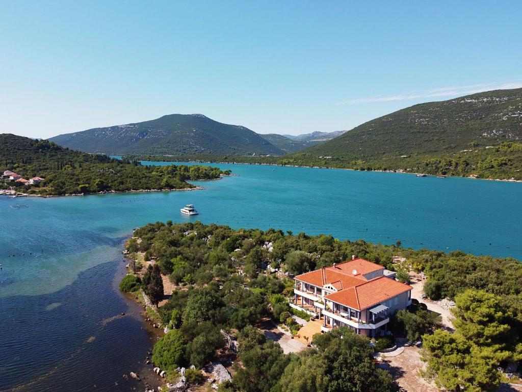 Apartment Waterfront Oasis-3 by Interhome - Housity