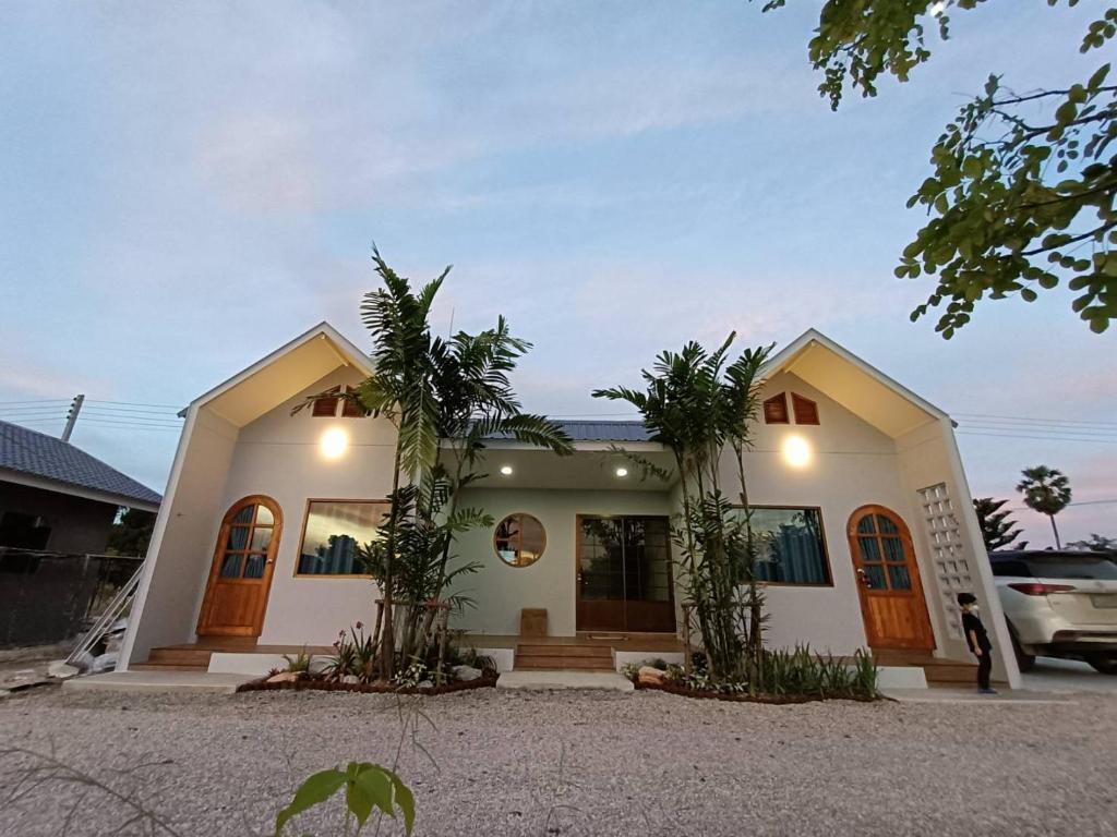 Numhom Resort - Standard Twin Room
