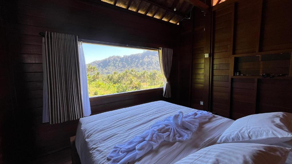 Puri Jumpungan Villas - Double Room With Pool View