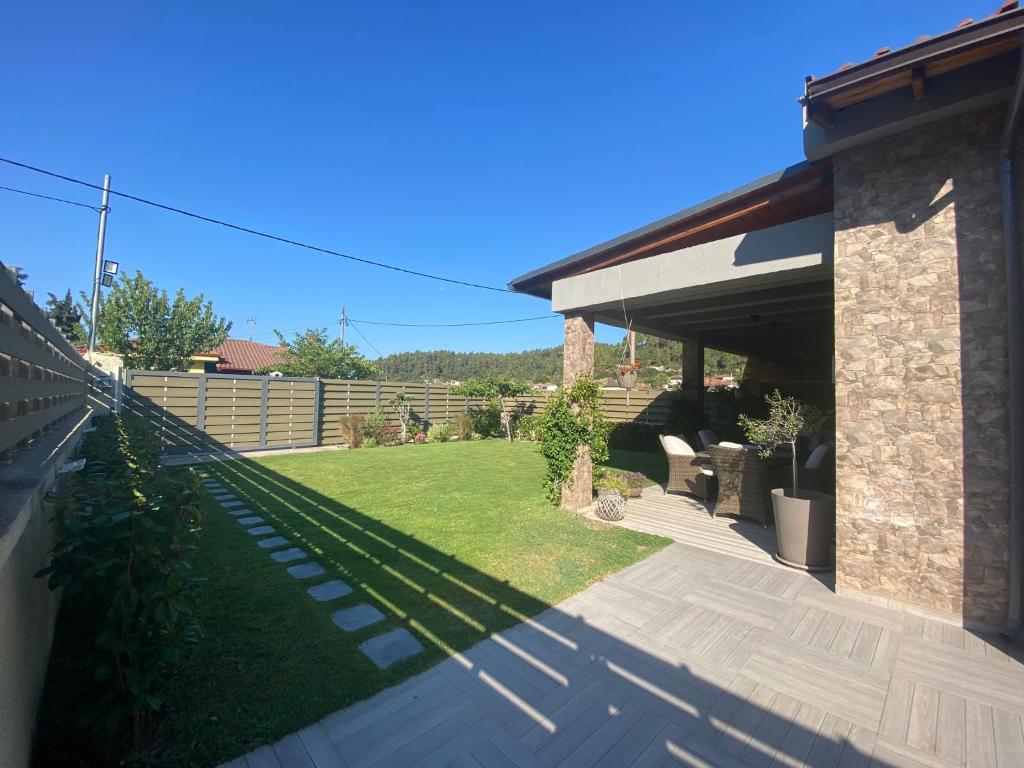 Zahrada ubytování Villa ELi - Luxury Nature Getaway - Strategically located for Beach Exploration - Onsite Power for Electric Vehicle
