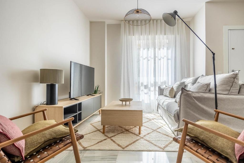 Amplísimo apartamento de diseño nuevo en el corazón de Triana, Parking included