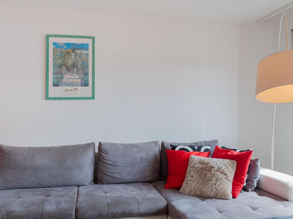 Posezení v ubytování Apartment Lake Placid B5 by Interhome