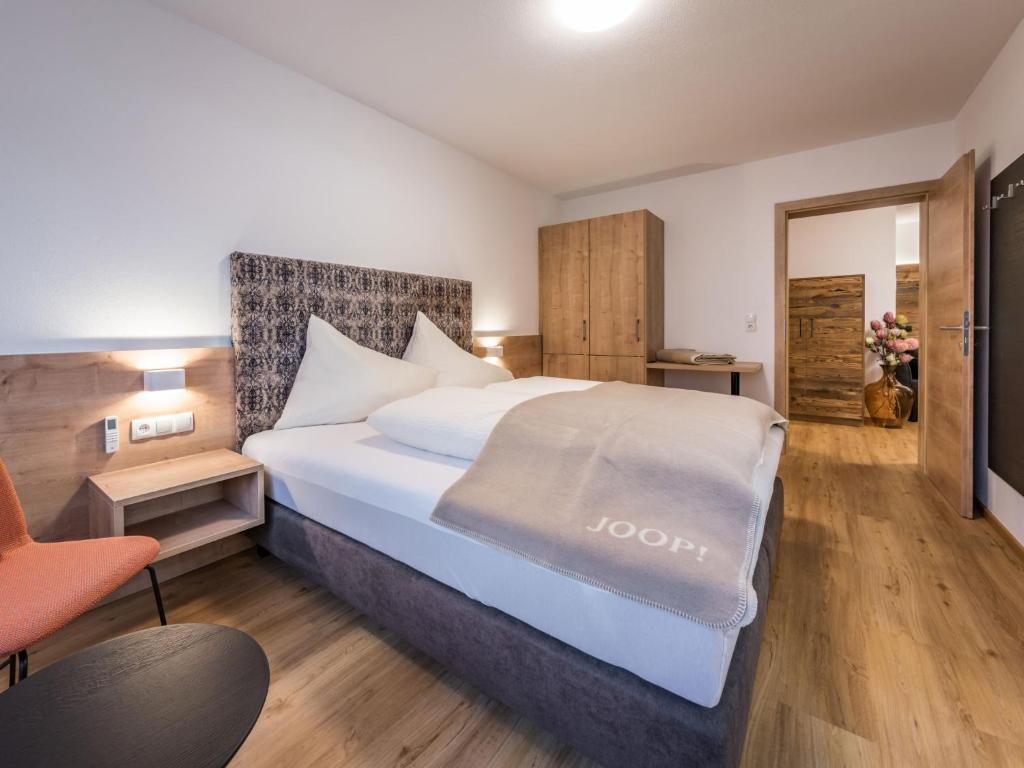 Postel nebo postele na pokoji v ubytování Apartment Montec Apart 2 by Interhome