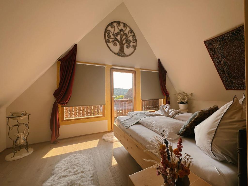 Postel nebo postele na pokoji v ubytování Chalet Steirisch Ursprung by Interhome
