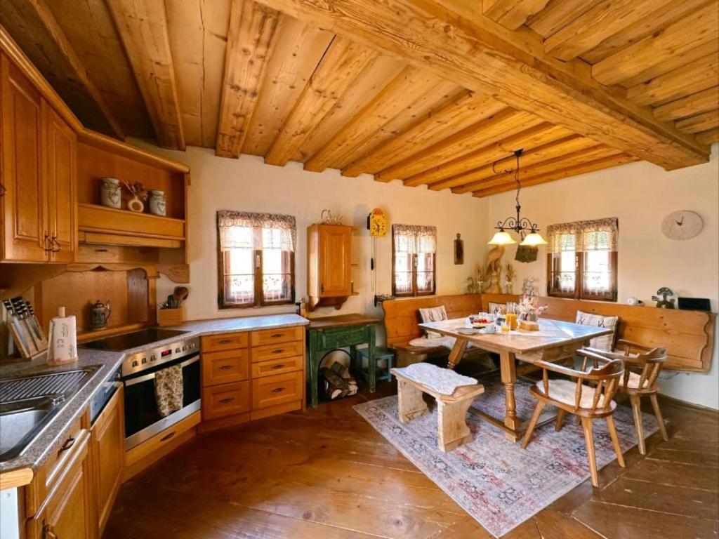 Kuchyň nebo kuchyňský kout v ubytování Chalet Steirisch Ursprung by Interhome