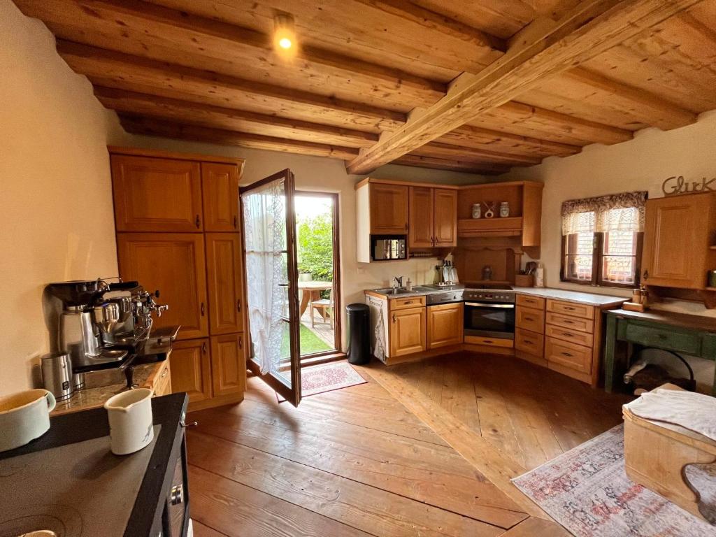 Kuchyň nebo kuchyňský kout v ubytování Chalet Steirisch Ursprung by Interhome