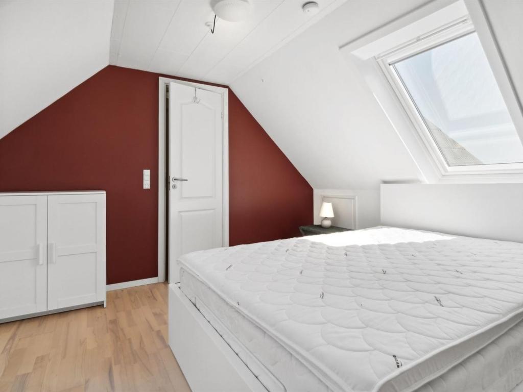 Postel nebo postele na pokoji v ubytování Apartment Angelie - 350m from the sea by Interhome