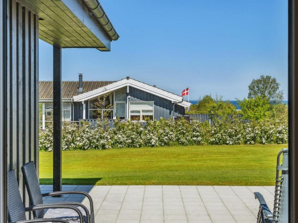Zahrada ubytování Holiday Home Ika - 450m from the sea by Interhome
