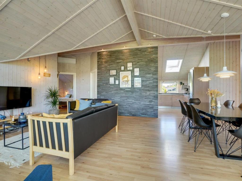 Posezení v ubytování Holiday Home Eicke - 12km from the sea by Interhome