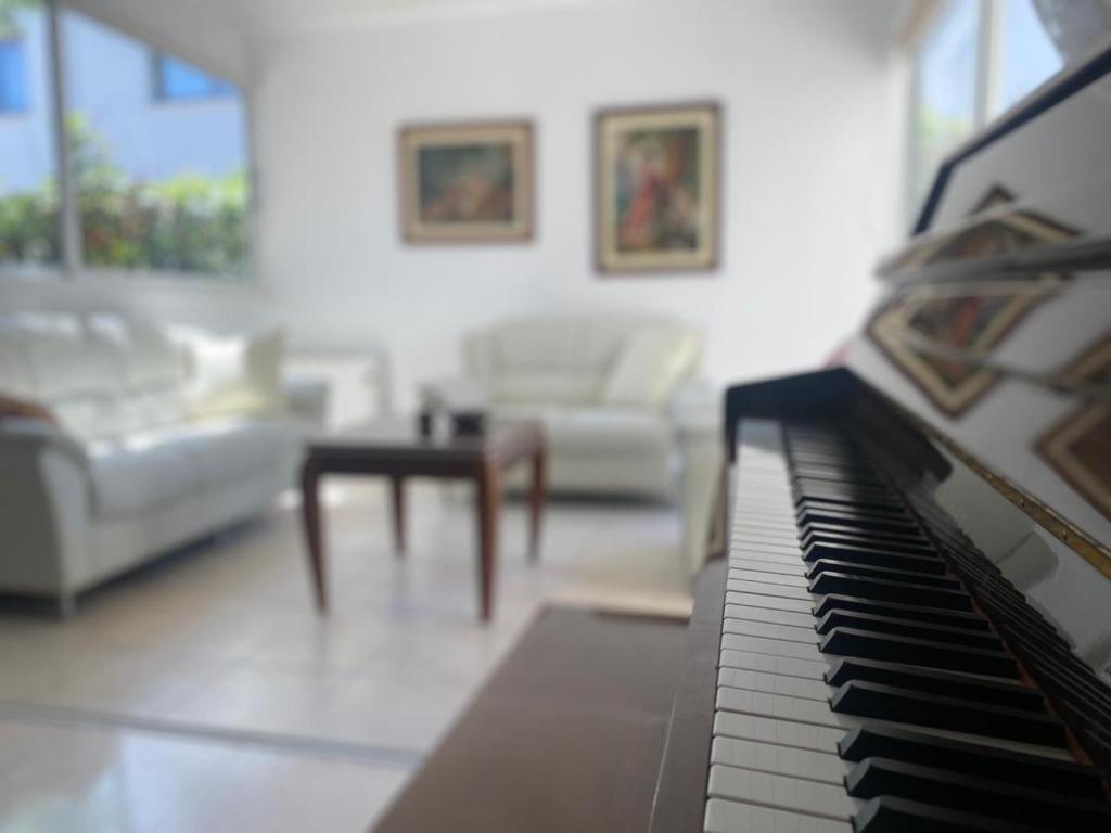 Three Bedroom with Fireplace and Piano, Paphos Bijgewerkte prijzen 2024