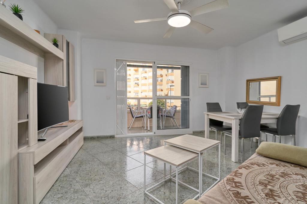 TV a/nebo společenská místnost v ubytování Apartamento Familiar Torrox A65