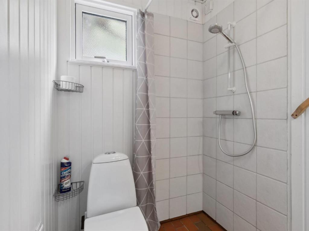 Koupelna v ubytování Holiday Home Alkmar - from the sea by Interhome