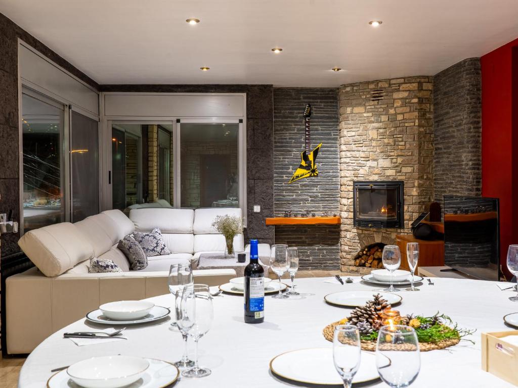 Posezení v ubytování Villa Villa Luxury Rock Tirri by Interhome