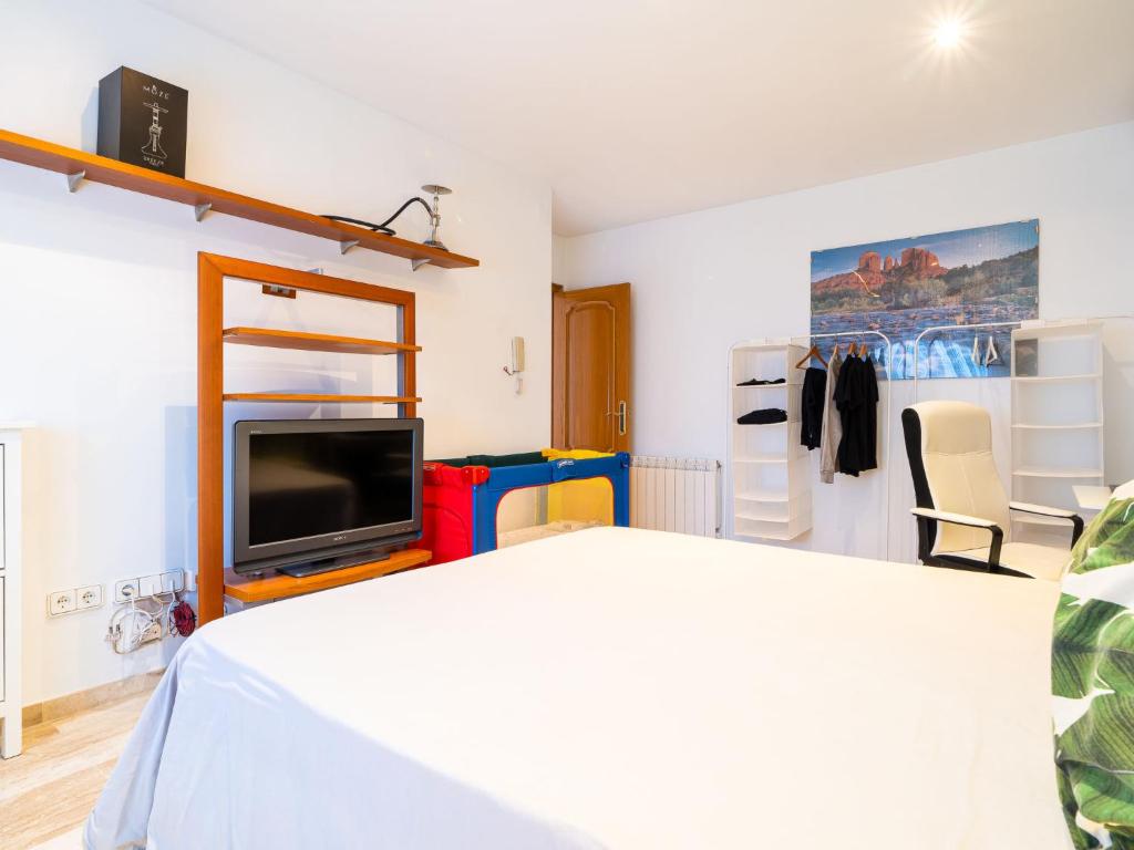 Postel nebo postele na pokoji v ubytování Villa Villa Luxury Rock Tirri by Interhome