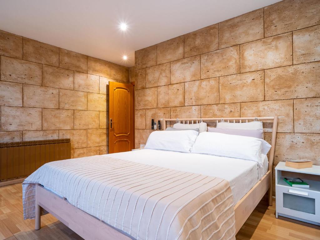 Postel nebo postele na pokoji v ubytování Villa Villa Luxury Rock Tirri by Interhome