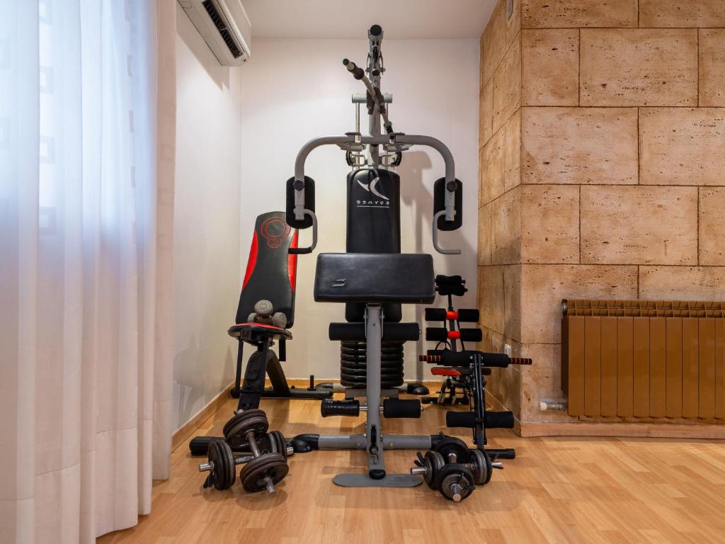 Fitness centrum a/nebo fitness zařízení v ubytování Villa Villa Luxury Rock Tirri by Interhome