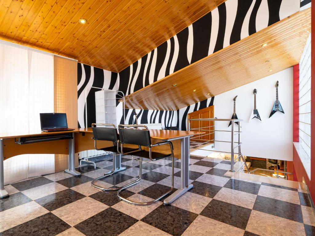 TV a/nebo společenská místnost v ubytování Villa Villa Luxury Rock Tirri by Interhome