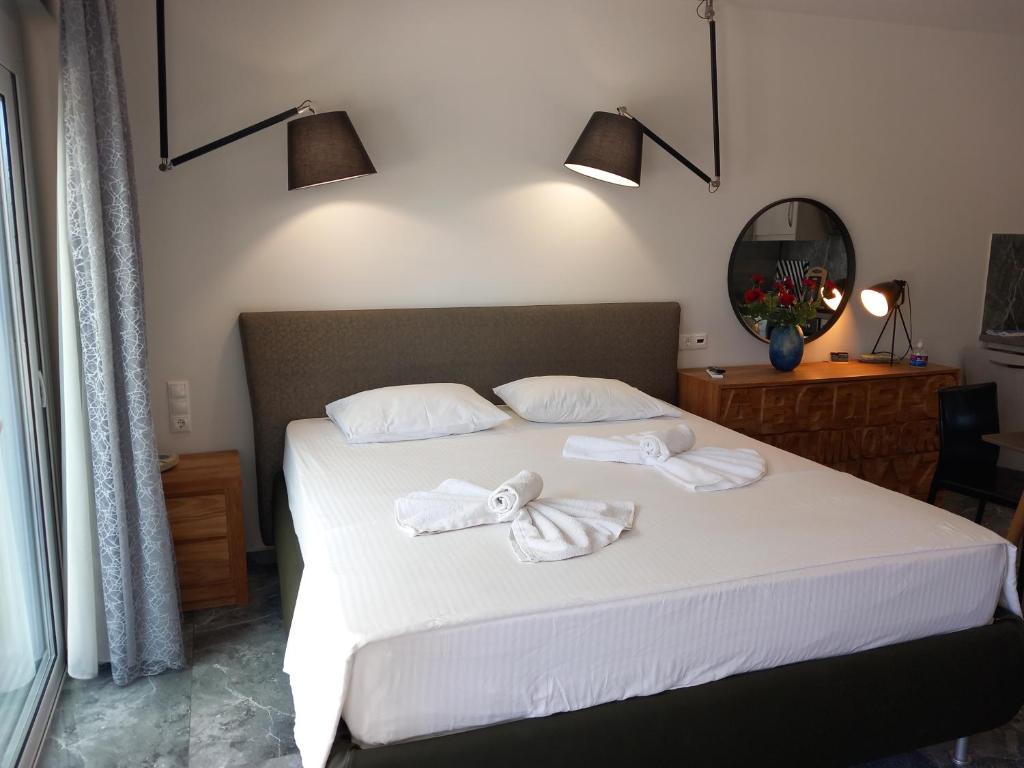 A bed or beds in a room at GIANNIS