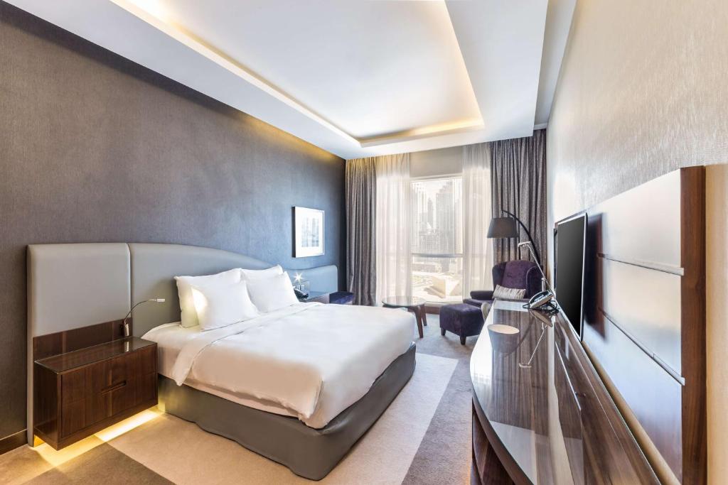 Radisson Blu Hotel, Dubai Waterfront - Standardraum Mit Burj Khalifa View