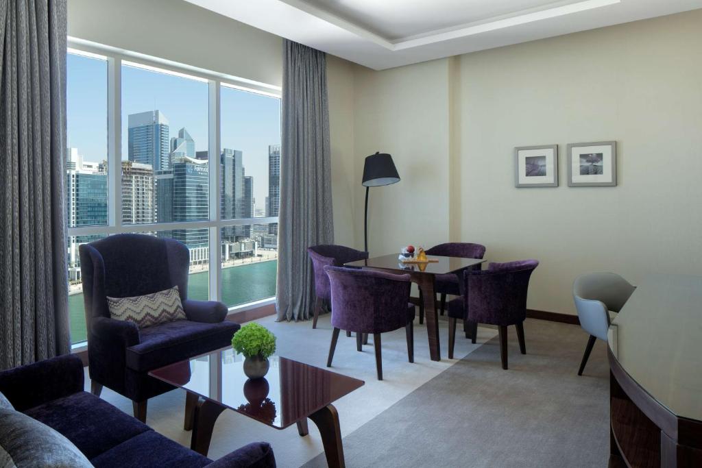 Radisson Blu Hotel, Dubai Waterfront - Resim 40