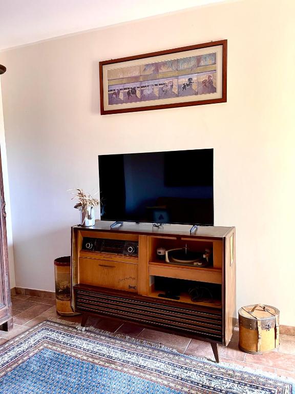 TV a/nebo společenská místnost v ubytování Donna Vittori - Borgo Agricolo
