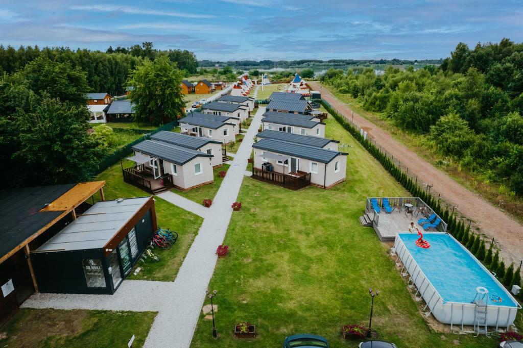 Bazén v ubytovaní LUXURY CAMP - 150 m od Suntago Park alebo v jeho blízkosti