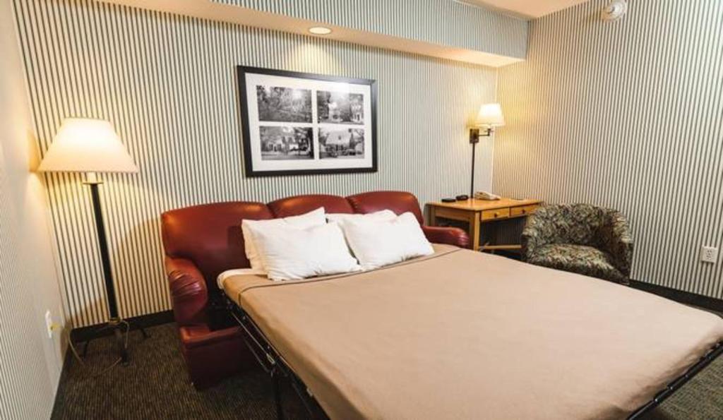 Williamsburg Woodlands Hotel & Suites, an official Colonial Williamsburg Hotel photo