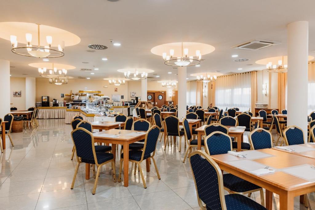 Restaurace v ubytování Hotel Las Gaviotas