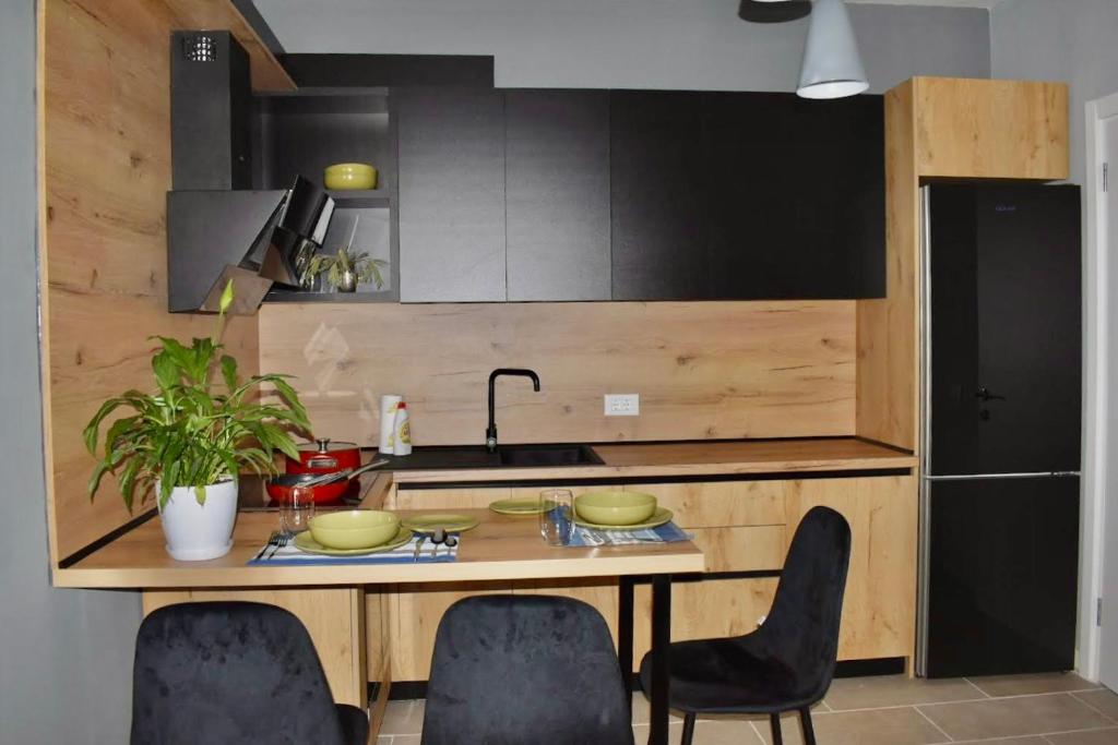 Olive House - Image 3