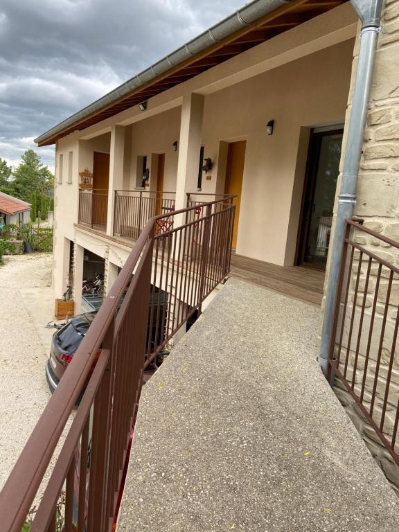Balkón nebo terasa v ubytování LA MADELEINE DE JAILLANS