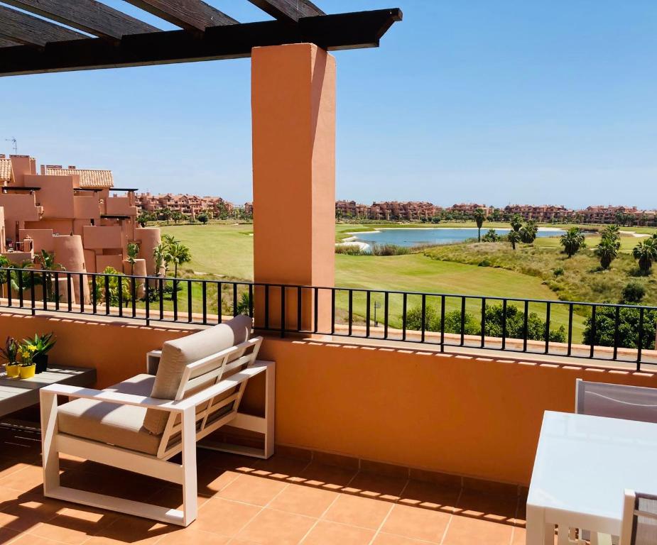 Balkón nebo terasa v ubytování Zeer trendy 2-bed penthouse op de Mar Menor Golf & Padel Resort