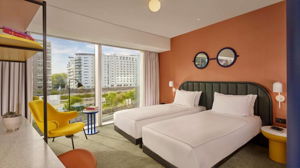 art'otel London Battersea Power Station, Powered by Radisson Hotels - Resim 39