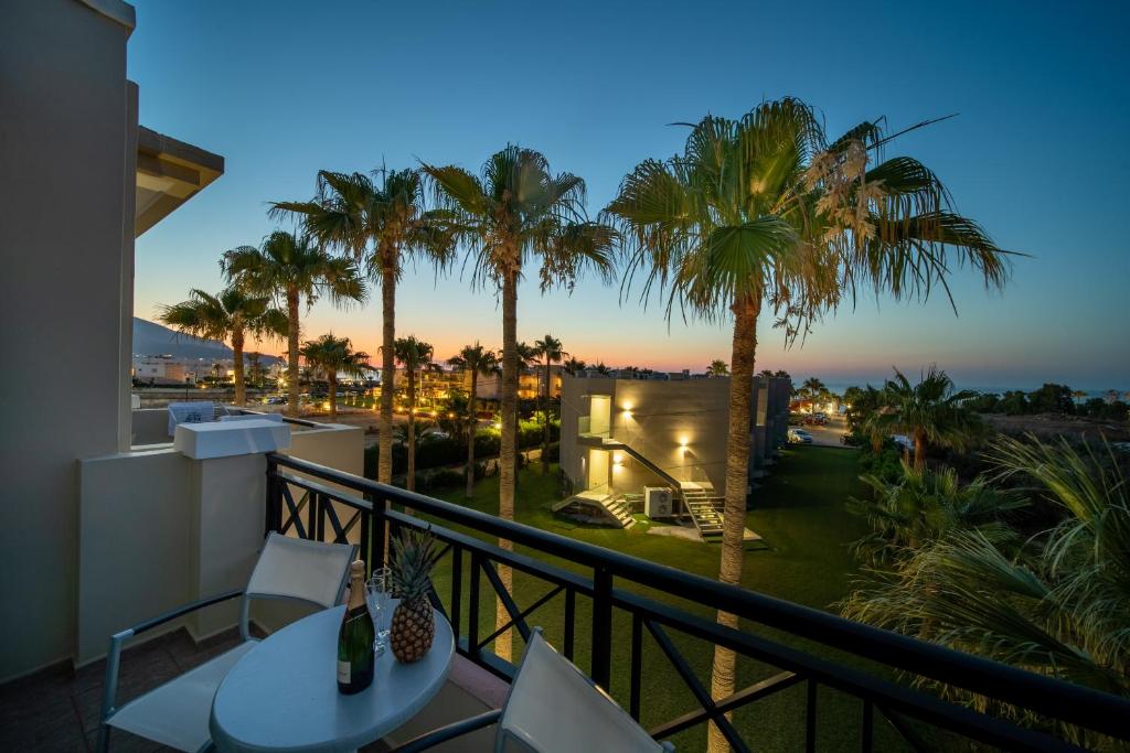 Balkón nebo terasa v ubytování Aeolos Beach Resort