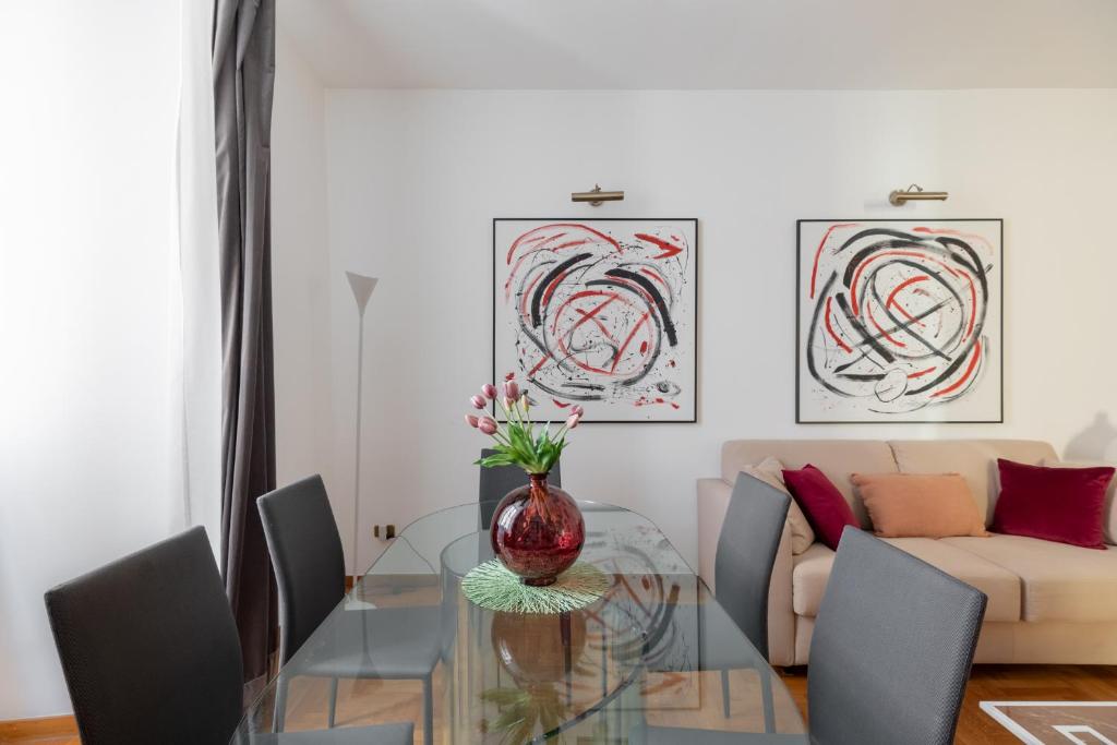 iFlat Red Roman Apartament