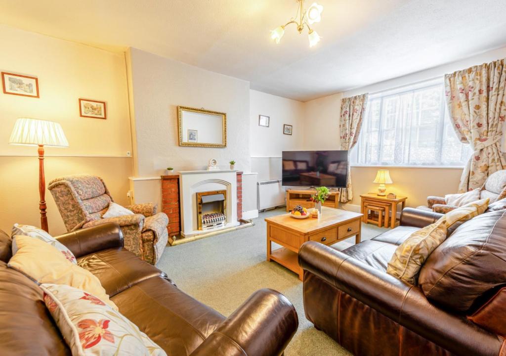 Courtney - Upcott House - Housity
