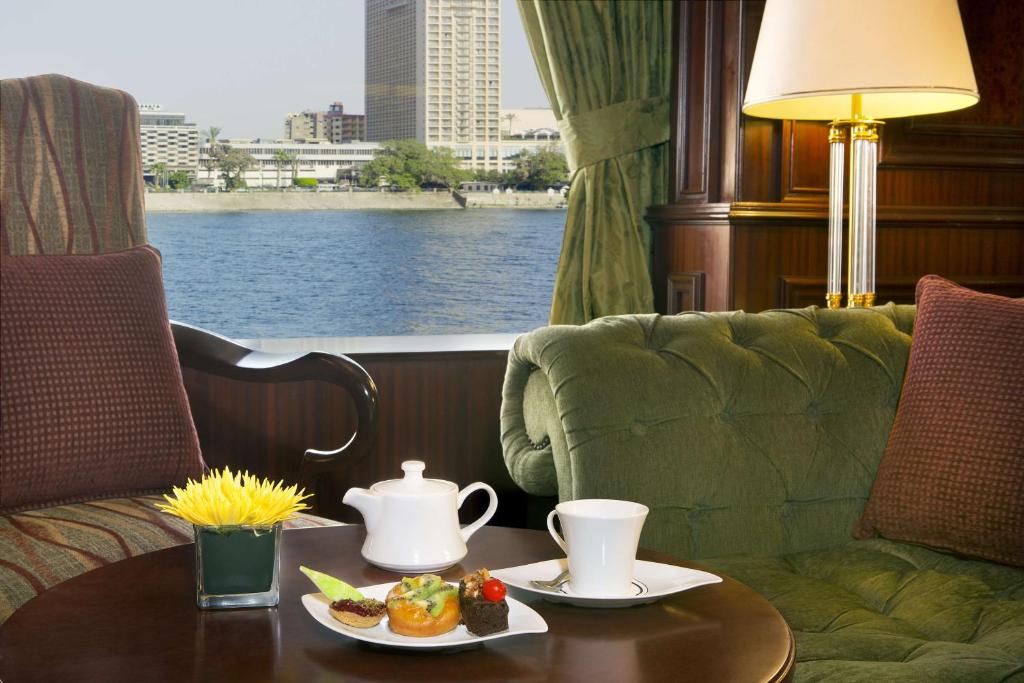 Posezení v ubytování Hilton Cairo Zamalek Residences