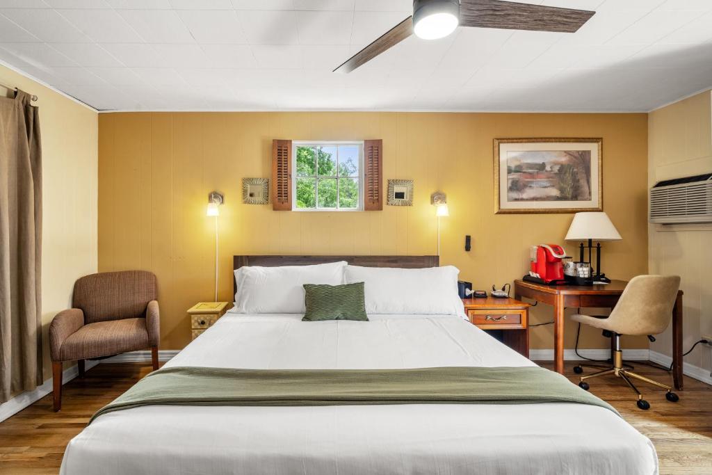 CedarWood Inn - Room King Estándar