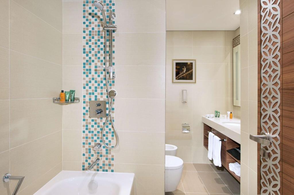 Hilton Garden inn Dubai Jumeirah - Resim 38