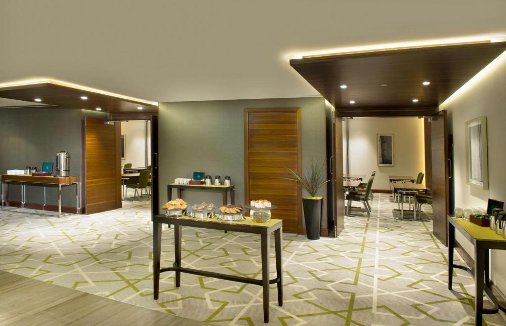 Hilton Garden Inn Dubai Deira - Resim 24