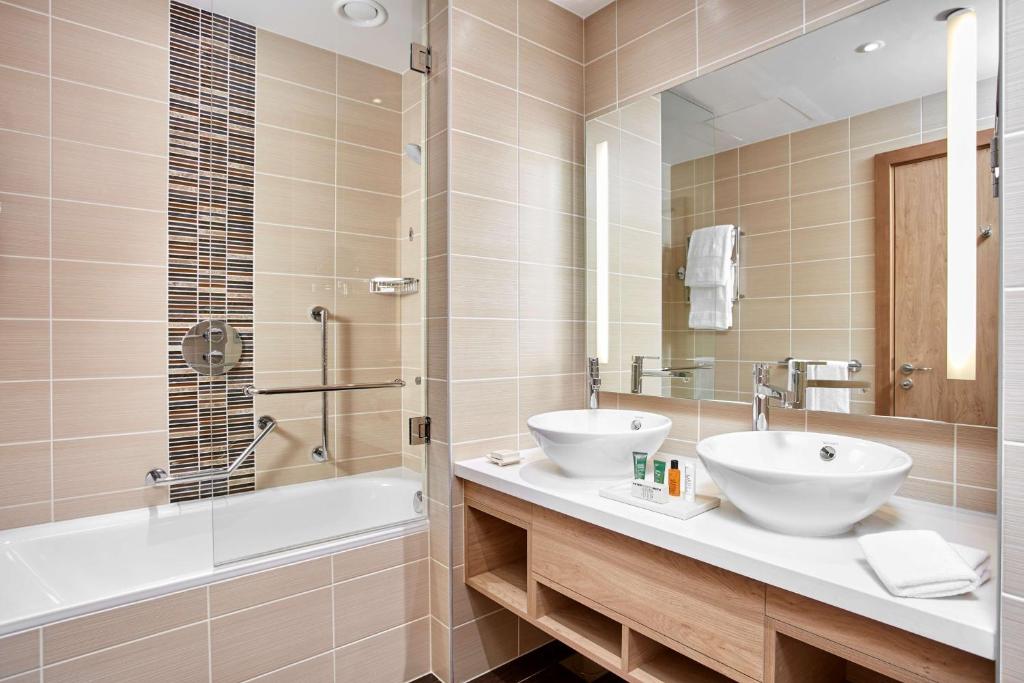 Hilton Garden Inn Dubai, Mall Avenue - Resim 27