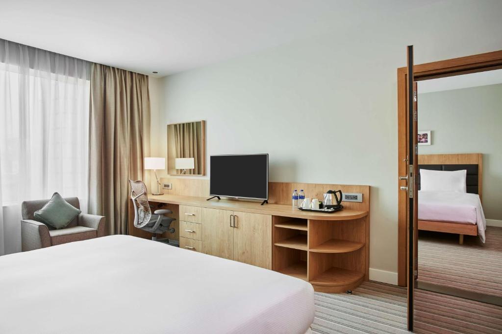 Hilton Garden Inn Dubai, Mall Avenue - Resim 31