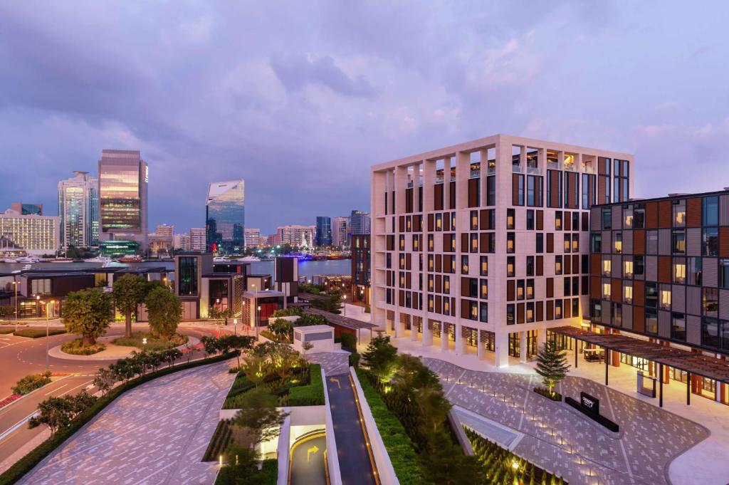 Hotelli – kaupungin Dubai yleisnäkymä majoituspaikasta käsin