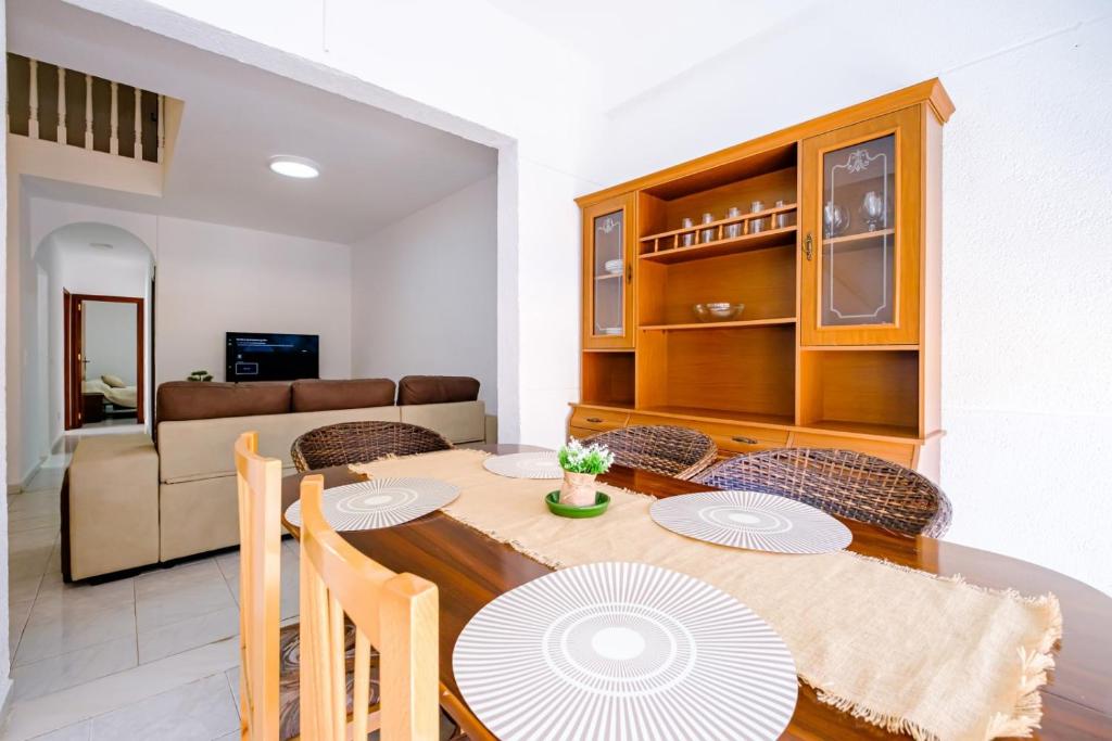 https://cf.bstatic.com/xdata/images/hotel/max1024x768/483737647.jpg?k=5642b73b56088043cfc9dd06dde0a1201d6b49afb824544db6a481cd32135f14&o=&hp=1