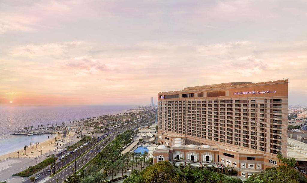 ein internationales Kasino mit Meerblick in der Unterkunft Jeddah Hilton in Dschidda